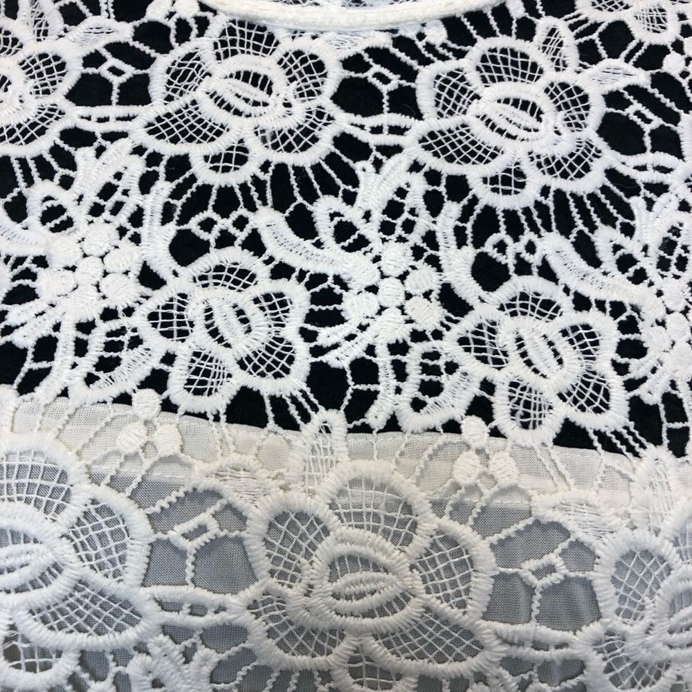 Nanette Lepore cream crocheted sleeveless top size large - Picture 13 of 16